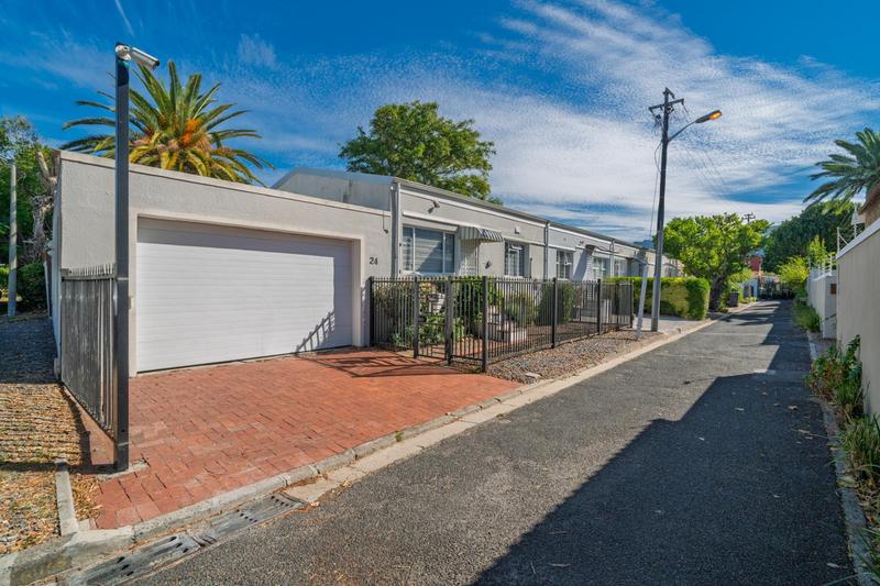 2 Bedroom Property for Sale in Harfield Village Western Cape